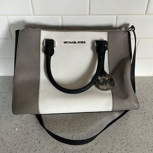 Michale kors large bag